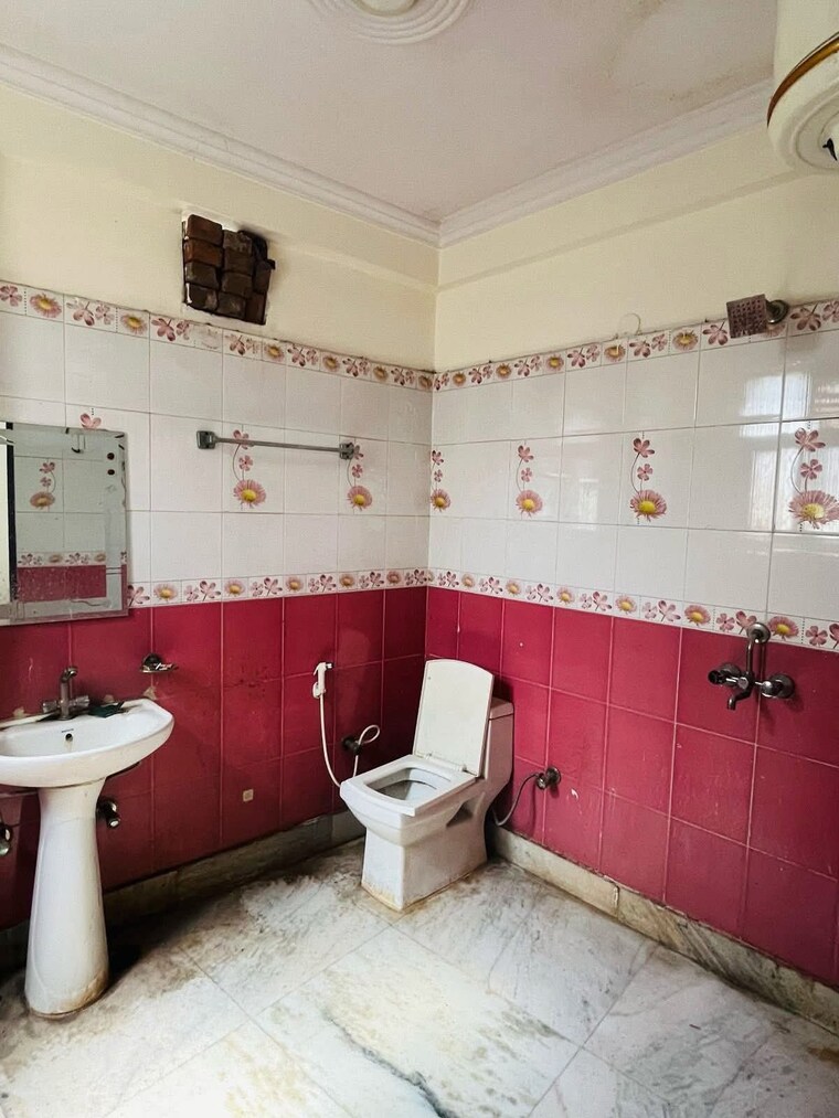 Attached Bathroom, chattarpur 1 Bedroom 445 Sq.Ft. Builder Floor In Chattarpur Delhi 9507932