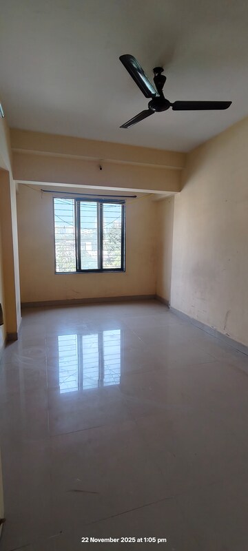 Room in 2 BHK Apartment at Trimurti Narayan, Mulund East – for Rent