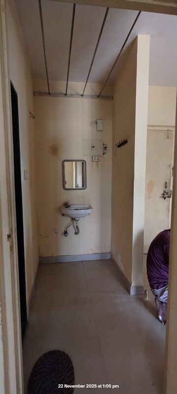 Bathroom in 2 BHK Apartment at Trimurti Narayan, Mulund East – for Rent