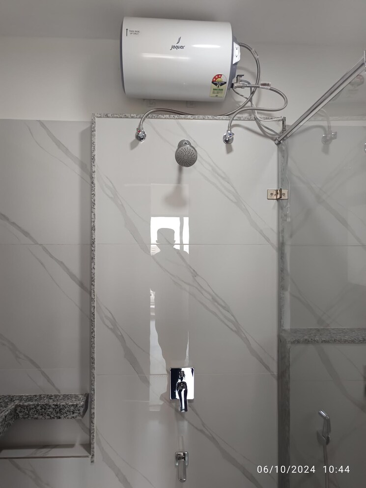 Bathroom, amanora-trendy-homes 2 Bedroom 850 Sq.Ft. Apartment In Hadapsar Pune 9508011