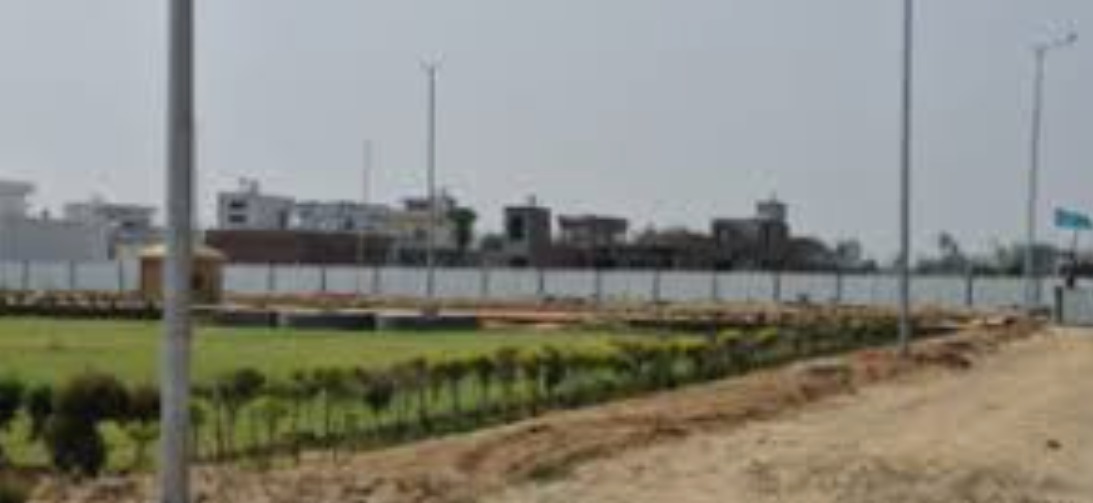 Plot For Sale in Sector 78