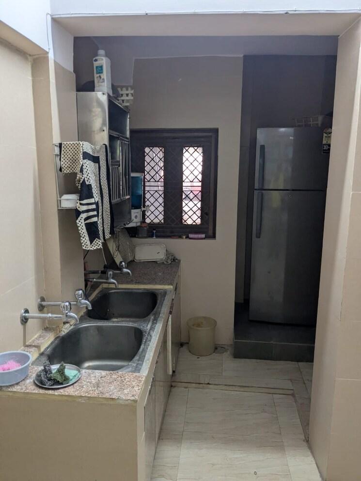 Gym, jewel-apartment 3.5 Bedroom 1250 Sq.Ft. Apartment In Hazratganj Lucknow 9508043