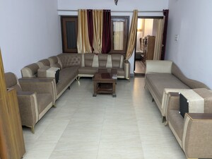 Living Room in 3.5 BHK Apartment at Jewel Apartment, Hazratganj – for Rent