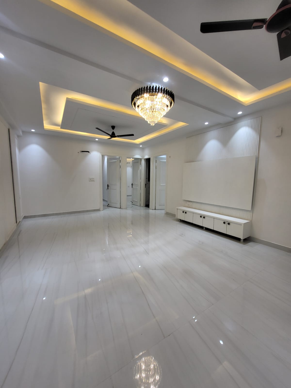 4 BHK + Servant Room Builder Floor For Rent in Green Fields Colony