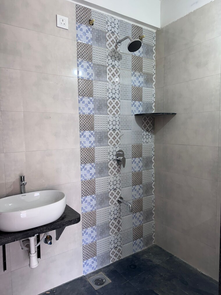 Bathroom, amol-tulsi-54 2 Bedroom 830 Sq.Ft. Apartment In Mundhwa Pune 9508110
