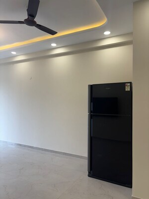 Room in 3 BHK Apartment at Smart World Orchard, Sector 61 – for Rent