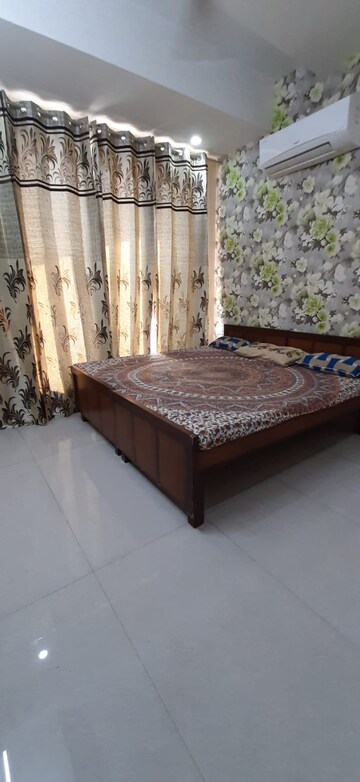 Bedroom in 3 BHK Apartment at Sunshine Enclave, Vip Road – for Rent