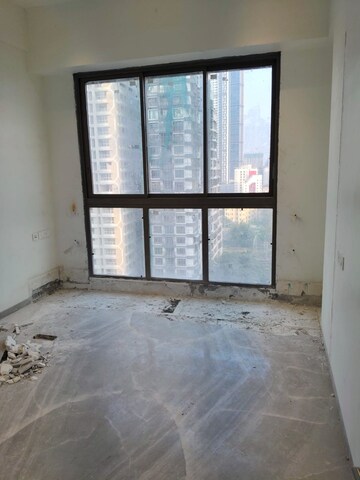 Room in 3 BHK Apartment at Prestige Jasdan Classic, Mahalaxmi – for Rent