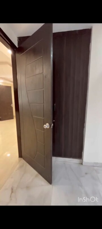 Room in 2 BHK Apartment at Sector 78 – for Sale