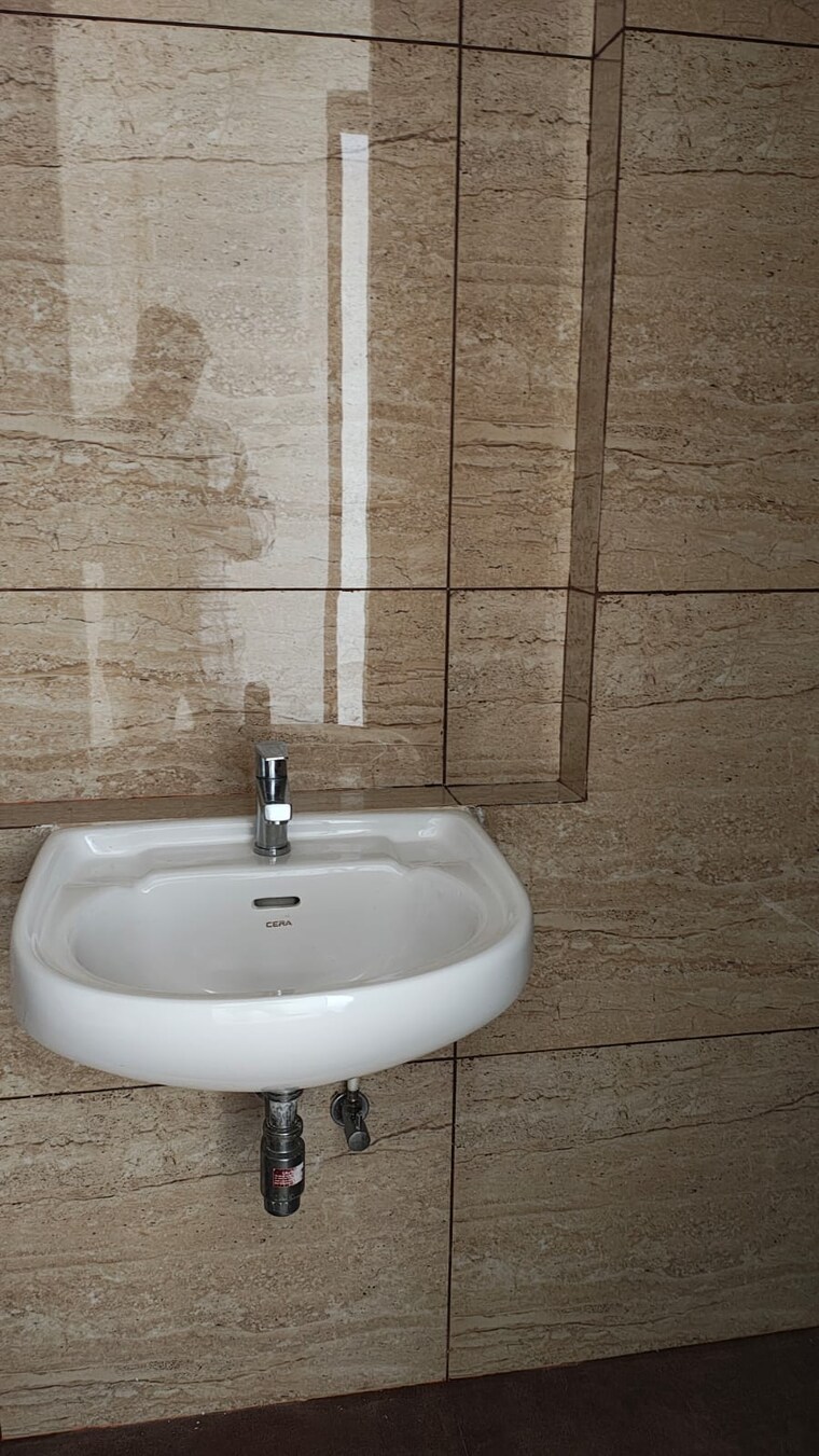 Bathroom, raj-infinia 3 Bedroom 1200 Sq.Ft. Apartment In Malad West Mumbai 9508171