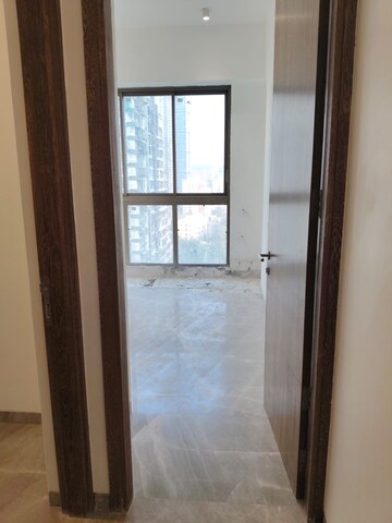 Room in 2 BHK Apartment at Prestige Jasdan Classic, Mahalaxmi – for Rent