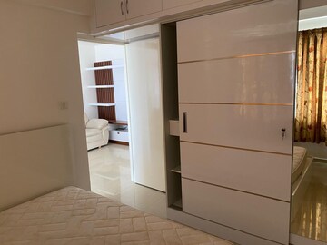 Room in 3 BHK Apartment at Nitesh Hyde Park, Bannerghatta Road – for Rent