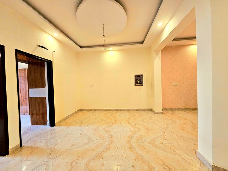 Room, vip road 3 Bedroom 190 Sq.Yd. Builder Floor In Vip Road Zirakpur 9508238