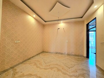 Room in 3 BHK Builder Floor at Vip Road – for Sale