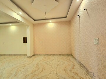 Room in 3 BHK Builder Floor at Vip Road – for Sale