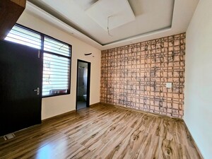 Room in 3 BHK Builder Floor at Vip Road – for Sale