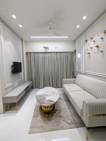 Team Area in 1 BHK Apartment at Kenny Kashi Bhuvan, Kandivali West – for Sale