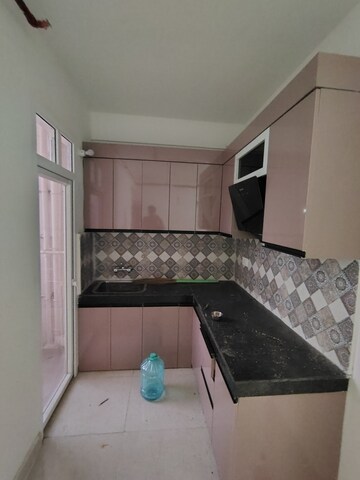 Furnished Amenities in 3 BHK Apartment at Signature Global Golf Greens, Sector 79 – for Rent