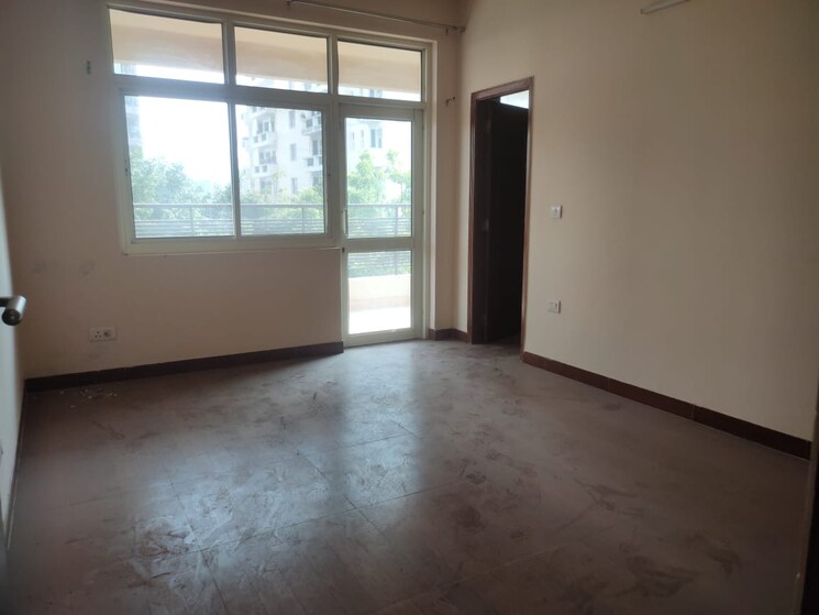 Room, landmark-towers 3.5 Bedroom 2400 Sq.Ft. Apartment In Sector 51 Gurgaon 9508316