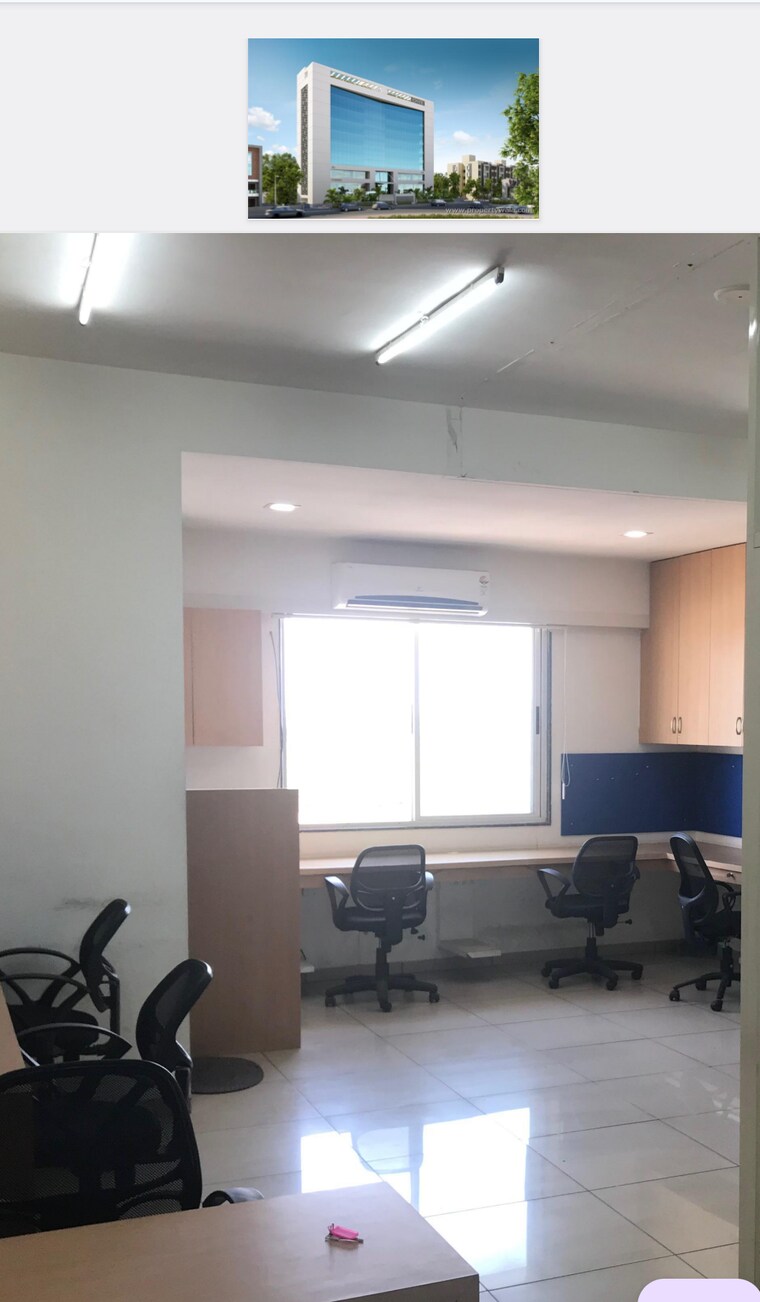 Team Area, old padra road Commercial Office Space 420 Sq.Ft. In Old Padra Road Vadodara 9508314