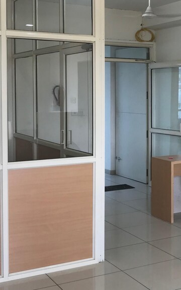 Room in  Office Space at Old Padra Road – for Rent