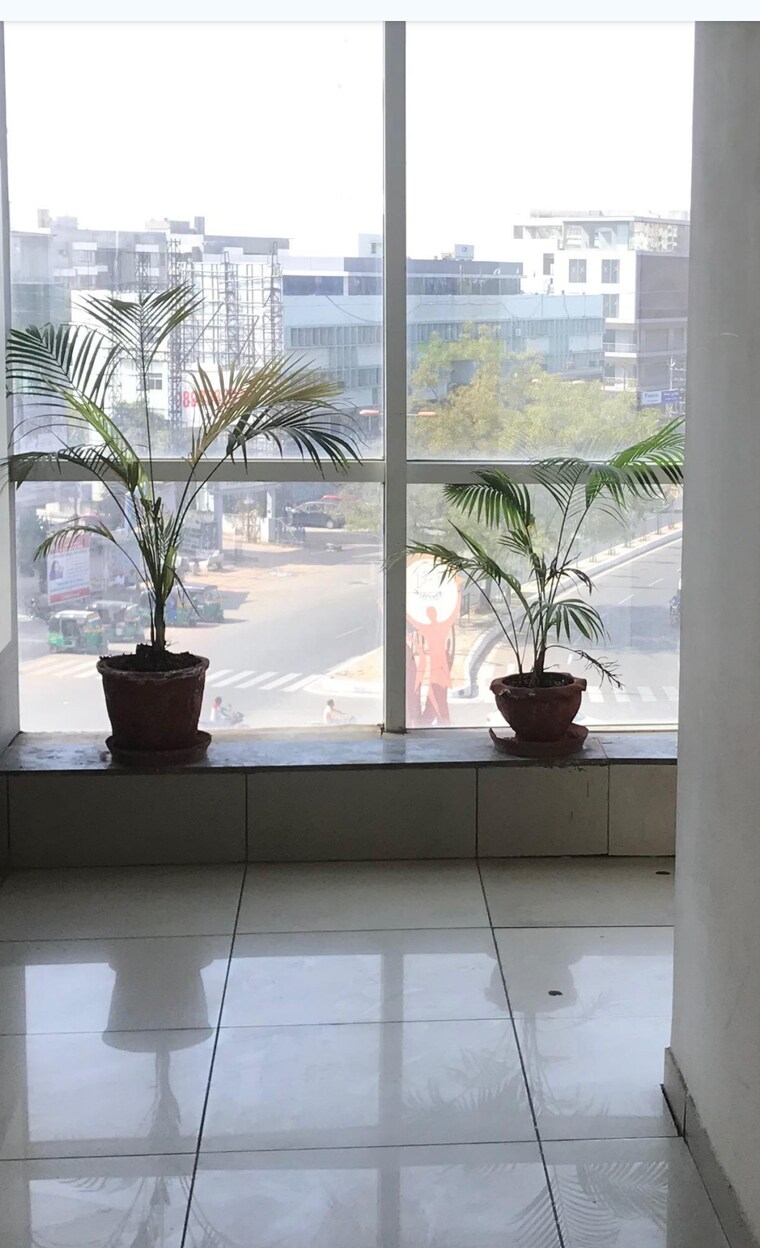 undefined, old padra road Commercial Office Space 420 Sq.Ft. In Old Padra Road Vadodara 9508314