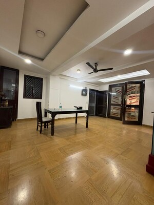 Room in 3 BHK Builder Floor at Saket – for Rent