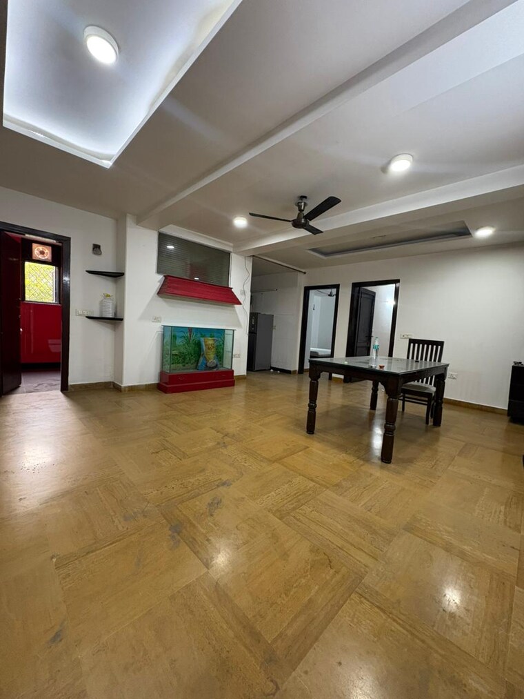 Room, saket 3 Bedroom 200 Sq.Yd. Builder Floor In Saket Delhi 9508324