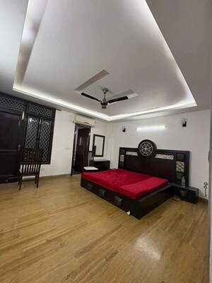Room in 3 BHK Builder Floor at Saket – for Rent