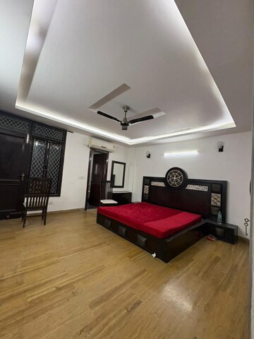 Room in 3 BHK Builder Floor at Saket – for Rent