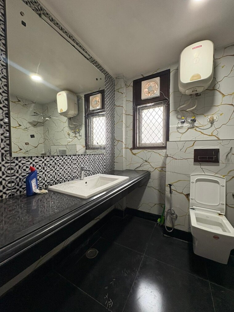 Kitchen, saket 3 Bedroom 200 Sq.Yd. Builder Floor In Saket Delhi 9508324