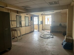  Showroom For Rent in Boring Road