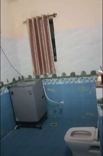 Attached Bathroom in 3 BHK Apartment at Hazratganj – for Rent