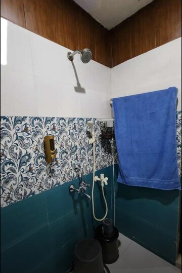 Bathroom in 3 BHK Apartment at Hazratganj – for Rent