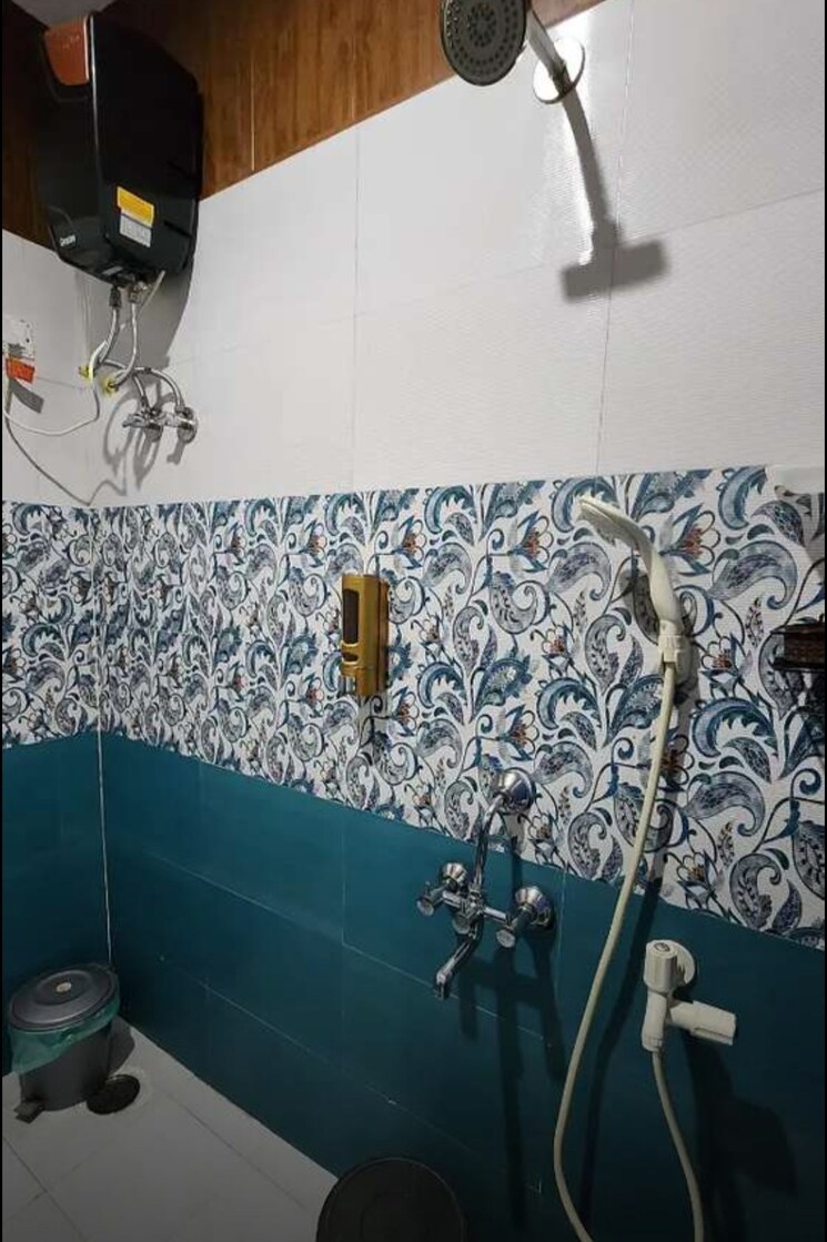 Attached Bathroom, hazratganj 3 Bedroom 1750 Sq.Ft. Apartment In Hazratganj Lucknow 9508351
