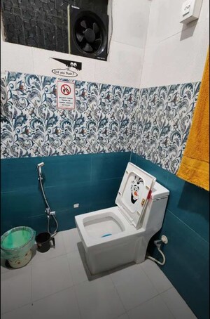 Attached Bathroom in 3 BHK Apartment at Hazratganj – for Rent