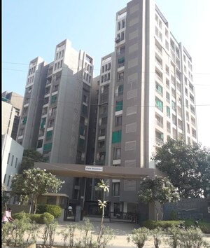 3 BHK Apartment For Rent in Poddar Palm Meadows, Makarba