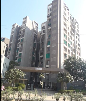 3 BHK Apartment For Rent in Poddar Palm Meadows, Makarba