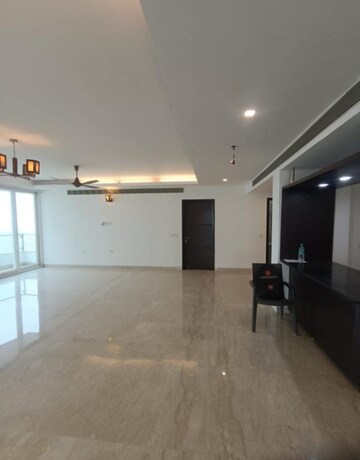 Room in 4 BHK Apartment at Omaxe Forest Spa, Sector 93b – for Rent