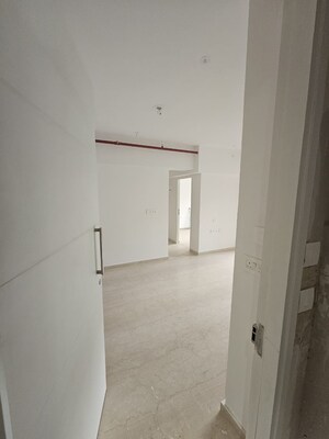 2 BHK Apartment – Entrance View at Kanakia Silicon Valley, Powai - for Rent