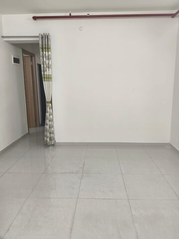 Room in 2 BHK Apartment at Lodha Panacea 1, Dombivli East – for Rent