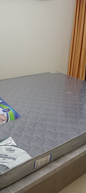 Bedroom in 3 BHK Apartment at Mansarovar – for Rent