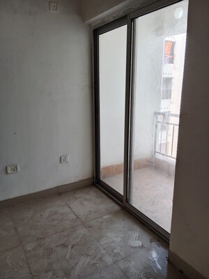Room in 3 BHK Apartment at Simoco Sanhita, Rajarhat Road – for Sale