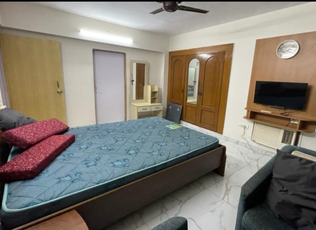 2 BHK Apartment For Sale in Crystal Garden Estate CHS