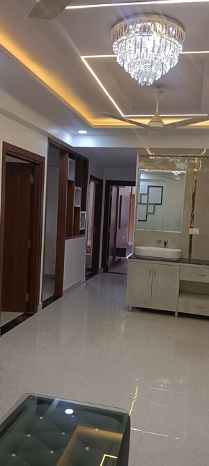 Room in 3 BHK Apartment at Mansarovar – for Sale