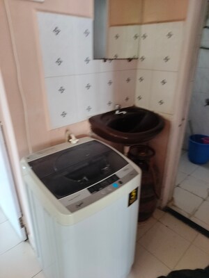 Master Bedroom in 2 BHK Apartment at Laxmi Nagar Society, Dhanori – for Rent