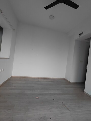 Furnished Amenities in 2 BHK Apartment at Sheth Auris Serenity Tower 1, Malad West – for Rent