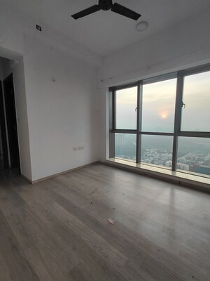 Room in 2 BHK Apartment at Sheth Auris Serenity Tower 1, Malad West – for Rent