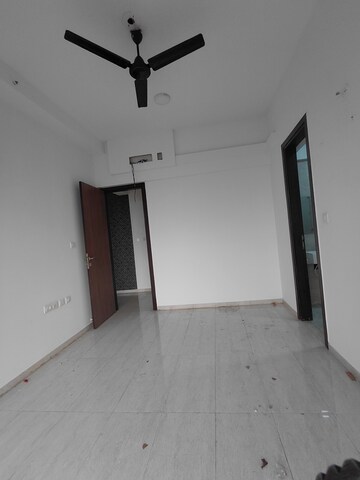 Furnished Amenities in 2 BHK Apartment at Sheth Auris Serenity Tower 1, Malad West – for Rent