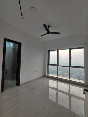Furnished Amenities in 2 BHK Apartment at Sheth Auris Serenity Tower 1, Malad West – for Rent